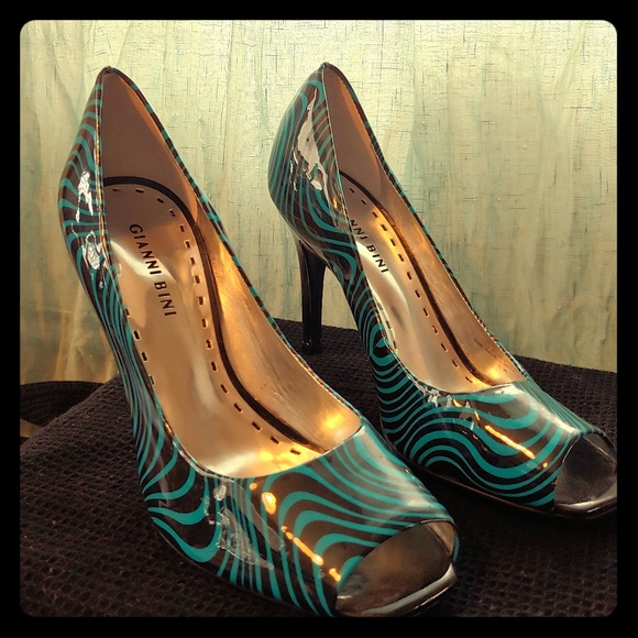 Gianni Bini Heels - Picture 2 of 3